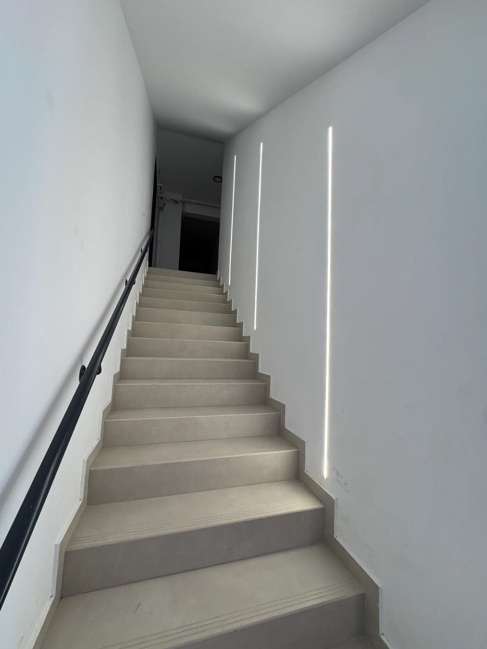 Casa scării, iluminat LED ambiental